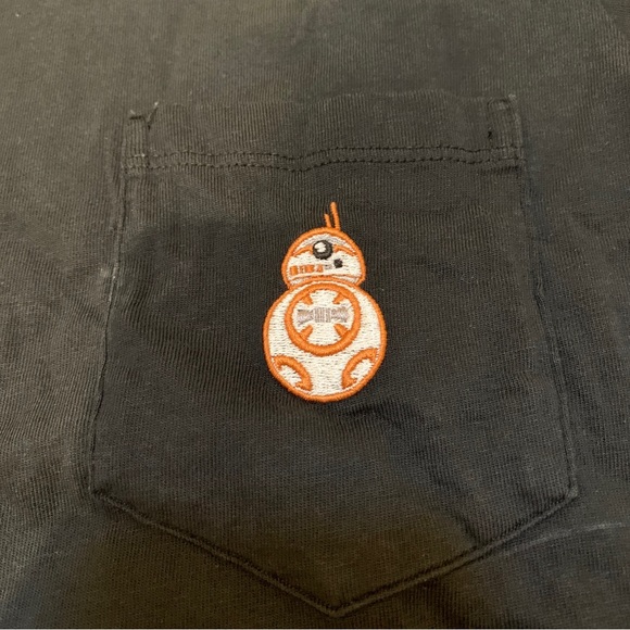 Star Wars The Last Jedi Uniqlo Black T-Shirt Women Size XS BB-8 Logo Embroidered - Picture 5 of 9